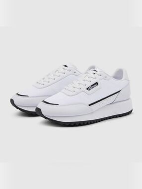 Ellesse White  Laro Sneakers with Black Accents Low-Top Runners Size US8/EUR39